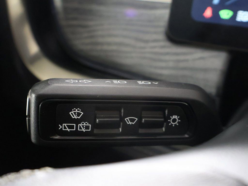 Used 2024 Rivian R1S Adventure image 47