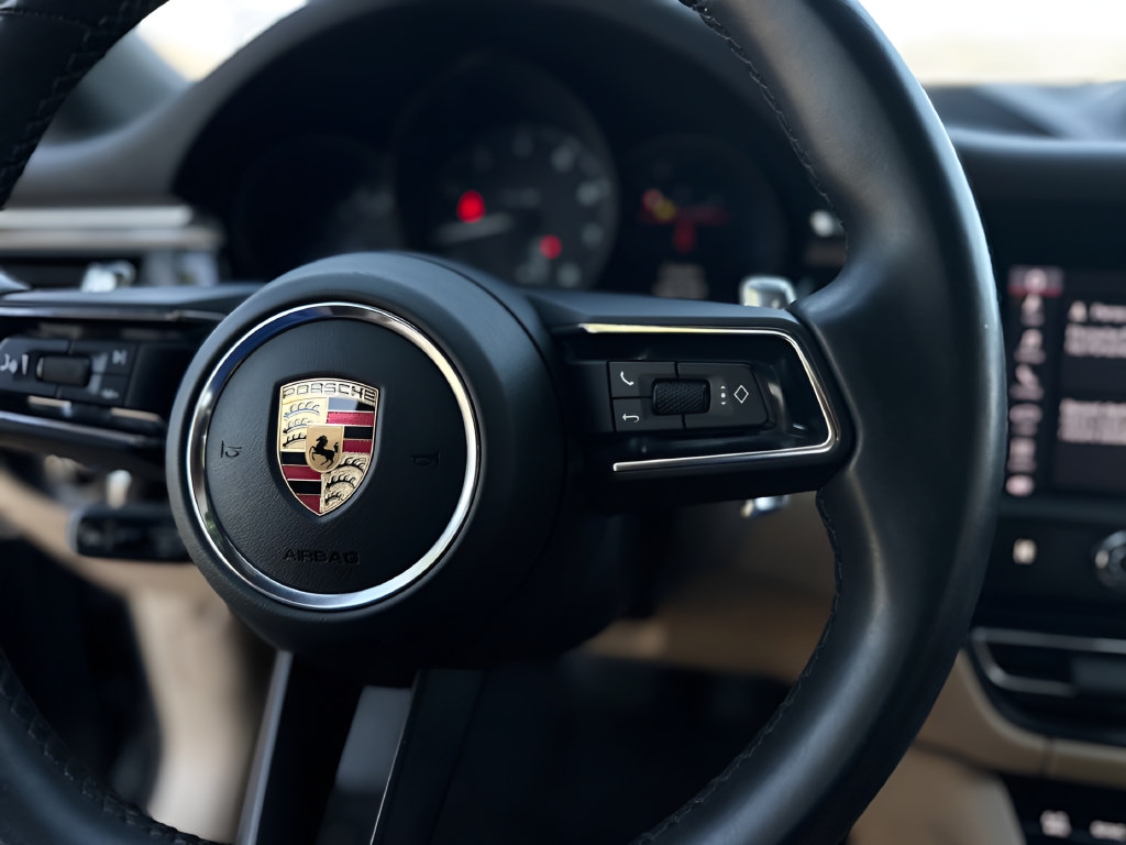 Used 2024 Porsche Macan Turbo AWD/4WD image 11