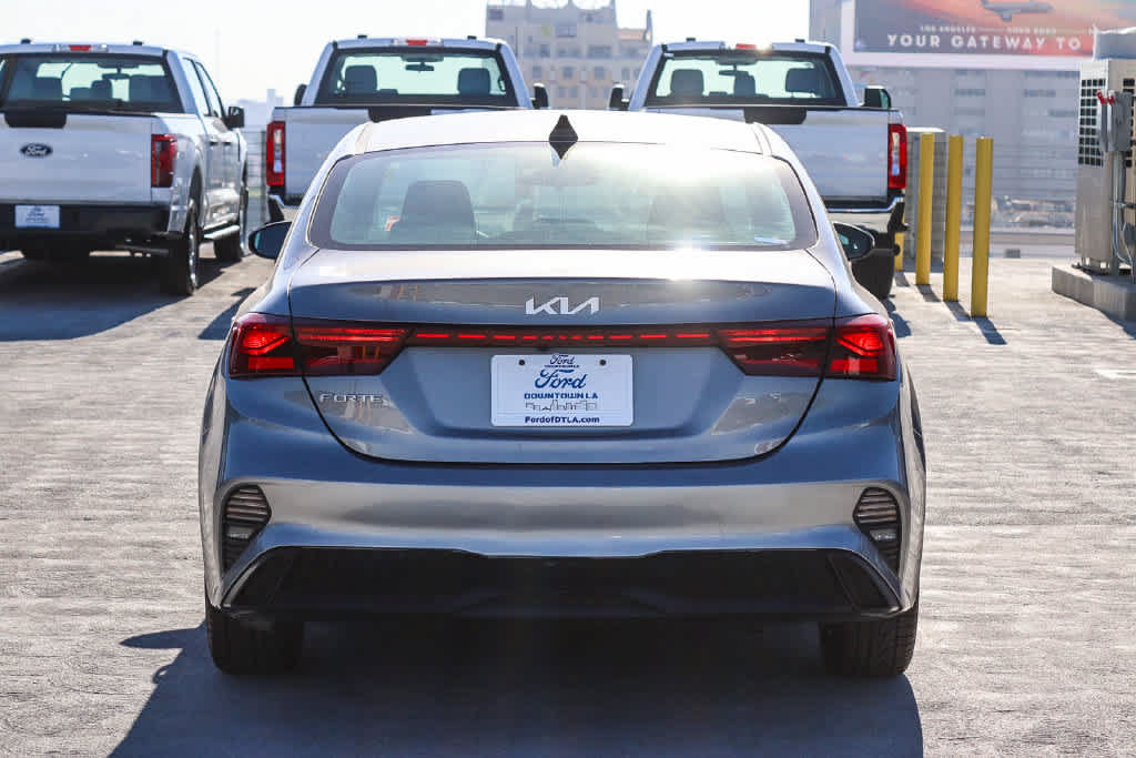 Used 2023 Kia Forte LXS w/ LXS Technology Package FWD image 5