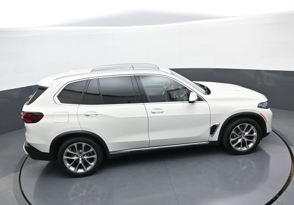 Used 2024 BMW X5 xDrive40i w/ Premium Package image 37