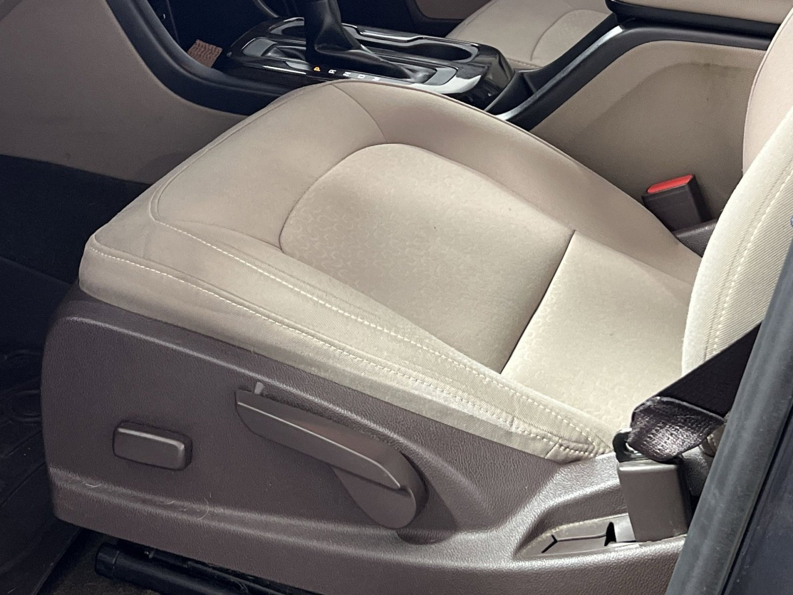 Used 2016 GMC Canyon SLE w/ SLE Convenience Package image 14