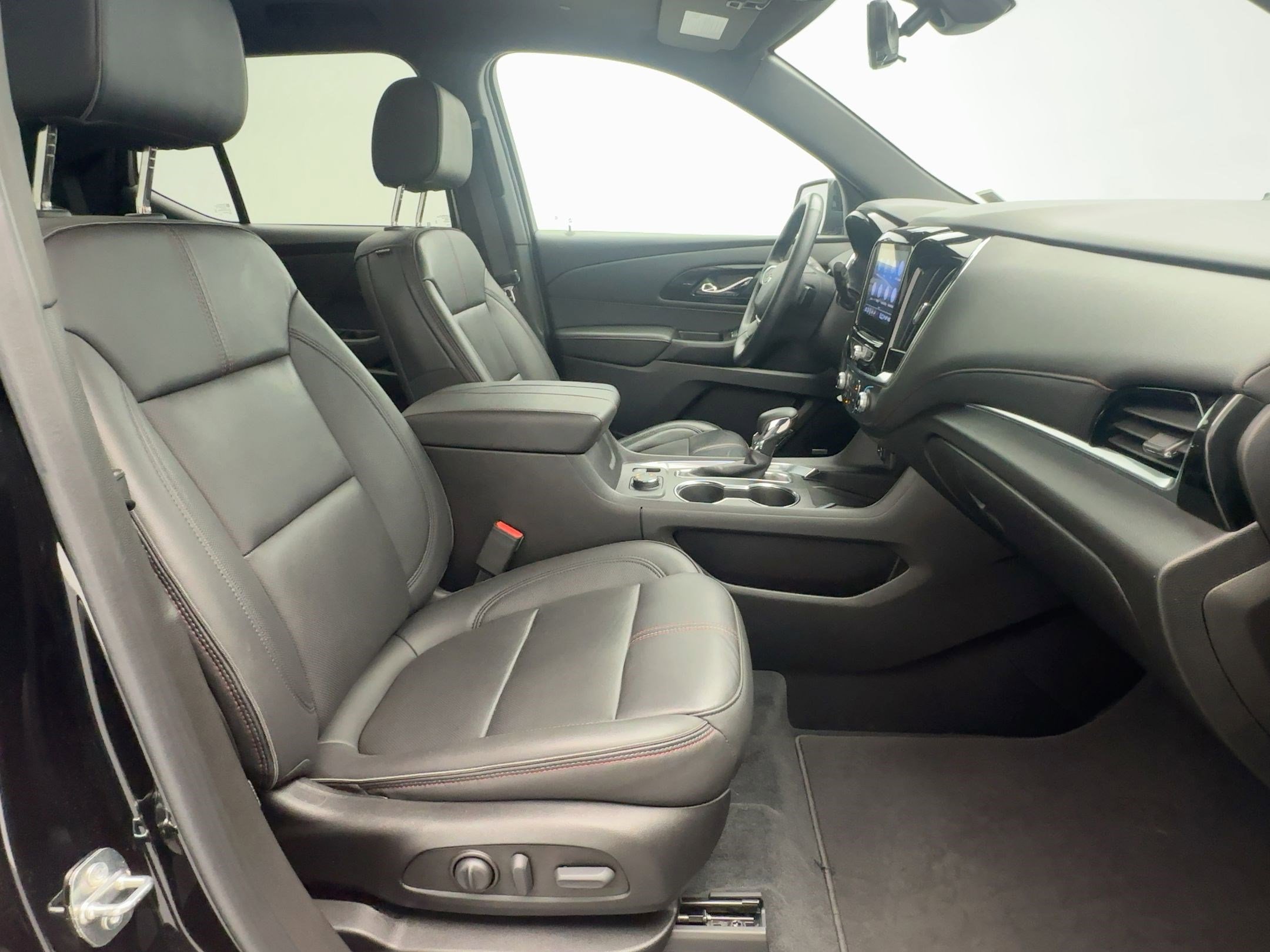 Certified 2023 Chevrolet Traverse RS image 30