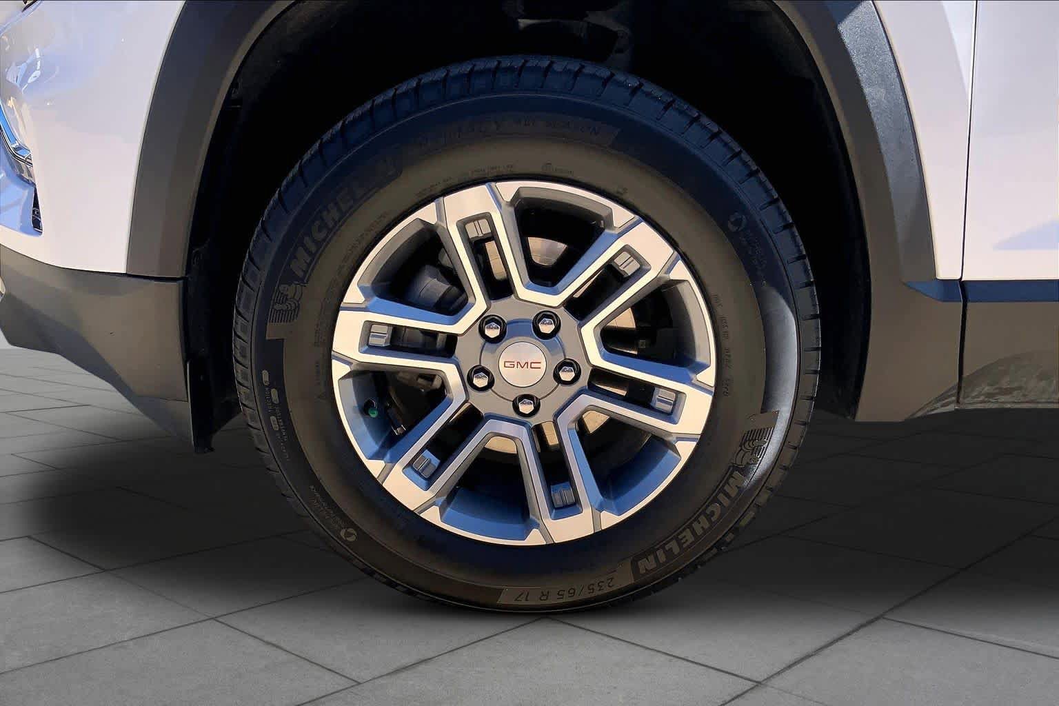 Used 2025 GMC Terrain Elevation AWD/4WD image 11