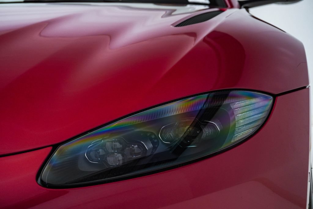 Used 2023 Aston Martin V8 Vantage Roadster RWD image 6