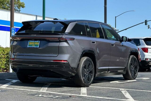 New 2025 Jeep Wagoneer Launch Edition image 4