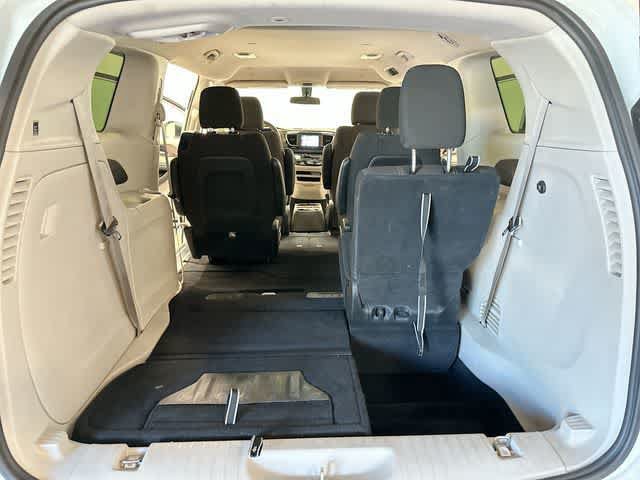 Used 2022 Chrysler Voyager LX FWD image 26
