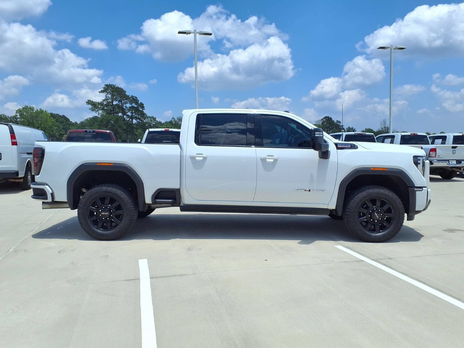 Used 2024 GMC Sierra 2500 AT4 w/ AT4 Premium Plus Package AWD/4WD image 5