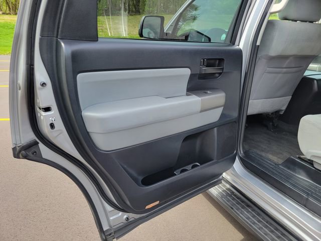 Used 2017 Toyota Sequoia SR5 AWD/4WD image 20