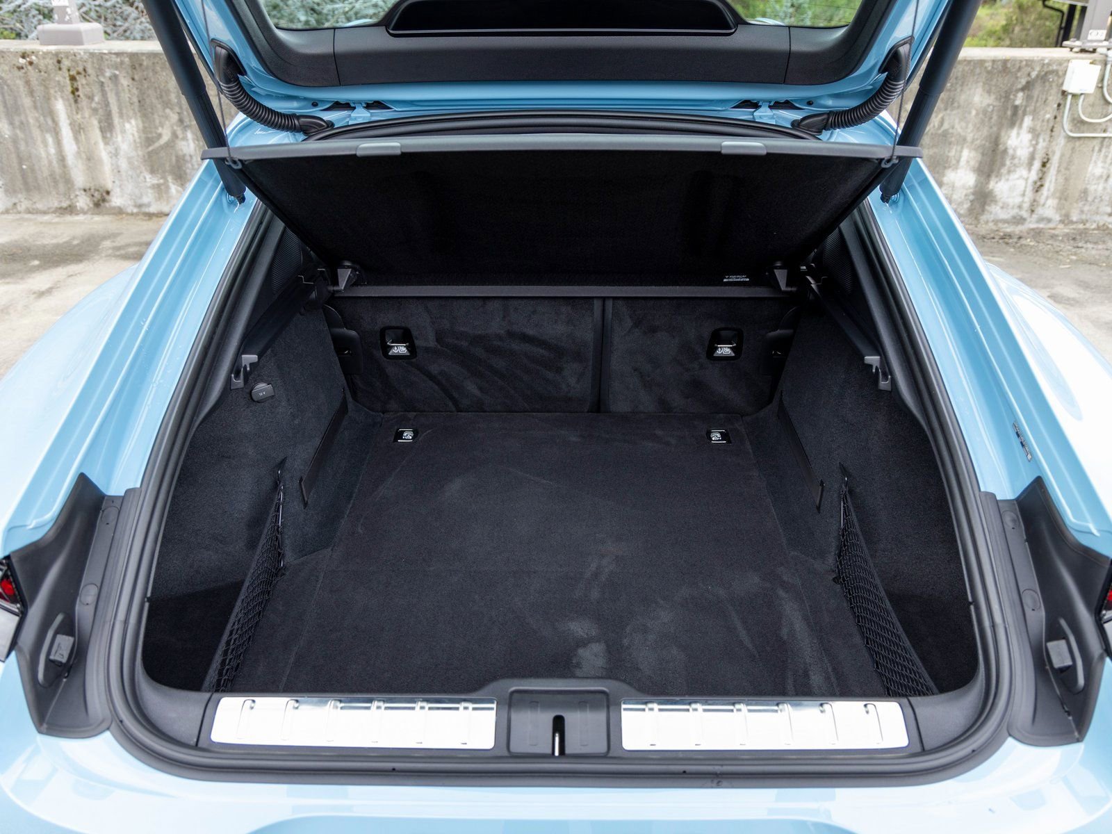 Certified 2025 Porsche Panamera 4 image 44