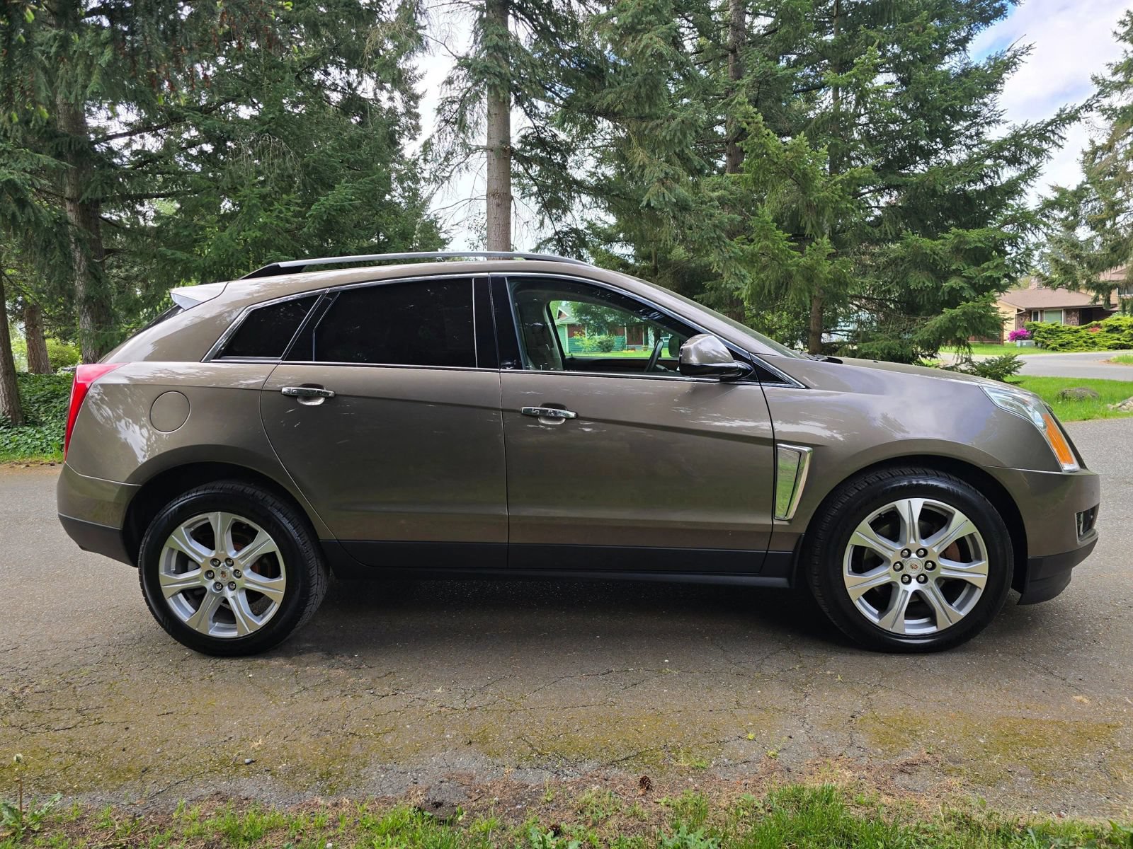 Used 2016 Cadillac SRX Performance w/ Driver Awareness Package AWD/4WD image 6