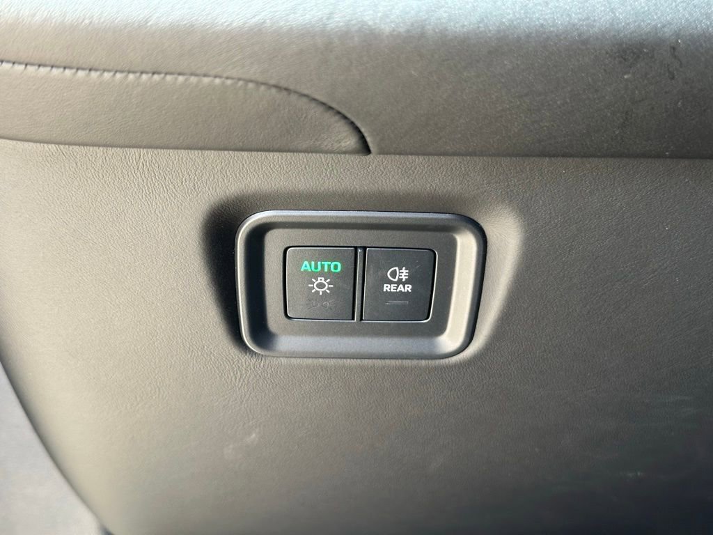 Used 2025 Porsche Cayenne S image 34