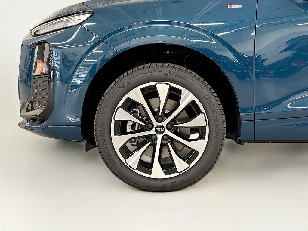 New 2026 Audi Q3 quattro 2.0T AWD/4WD image 23