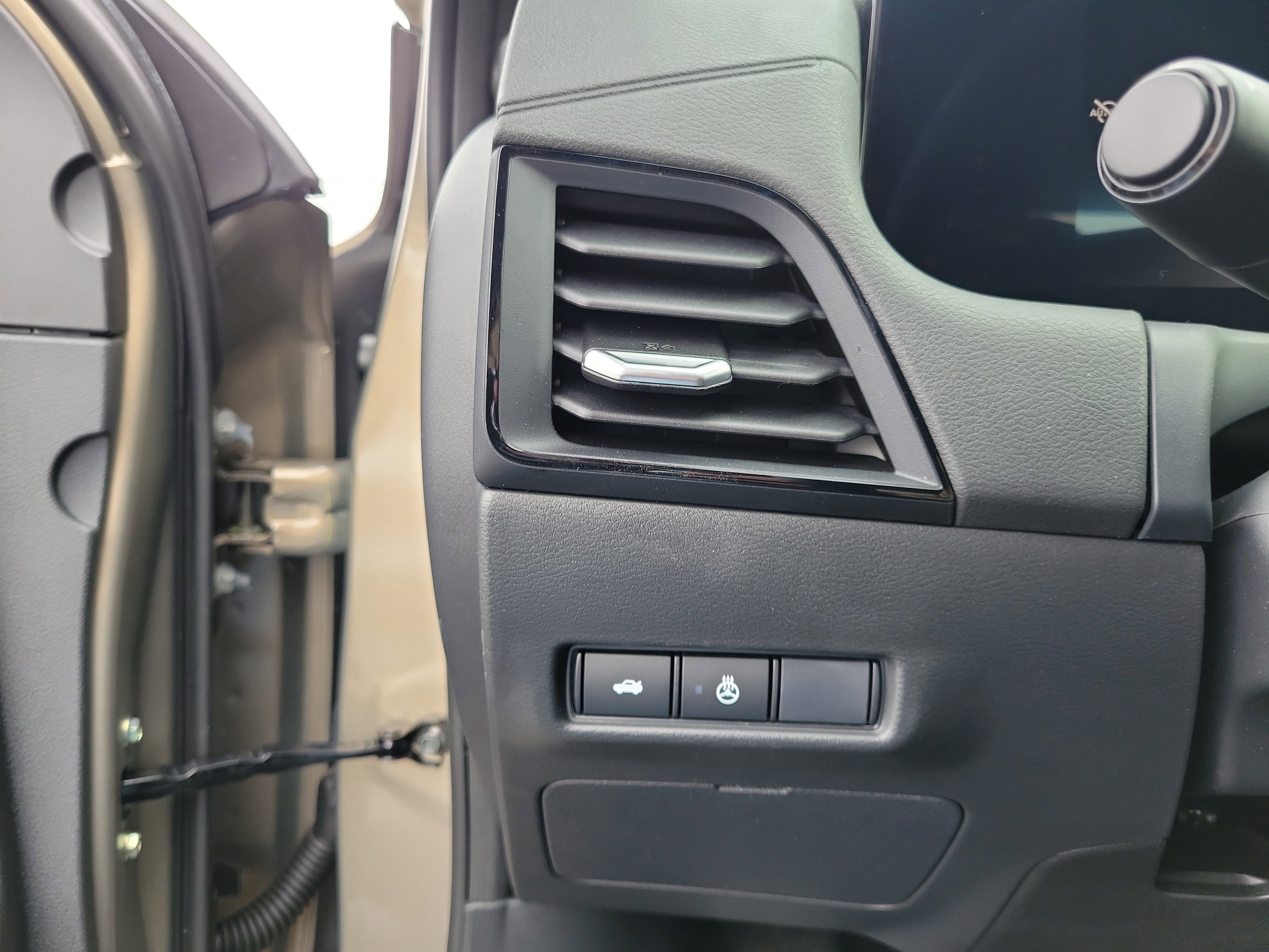 New 2026 Nissan Sentra SV w/ SV Convenience Package FWD image 21