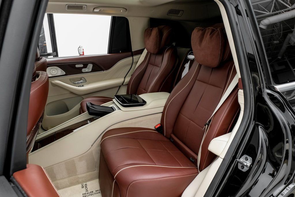 Used 2022 Mercedes-Benz Maybach GLS 600 4MATIC image 35