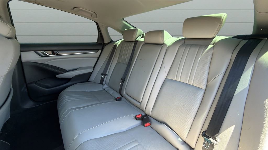 Used 2018 Honda Accord Touring image 27