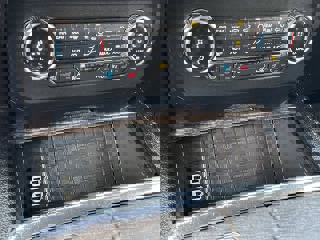 Used 2018 Ford Expedition Limited w/ Equipment Group 301A image 19