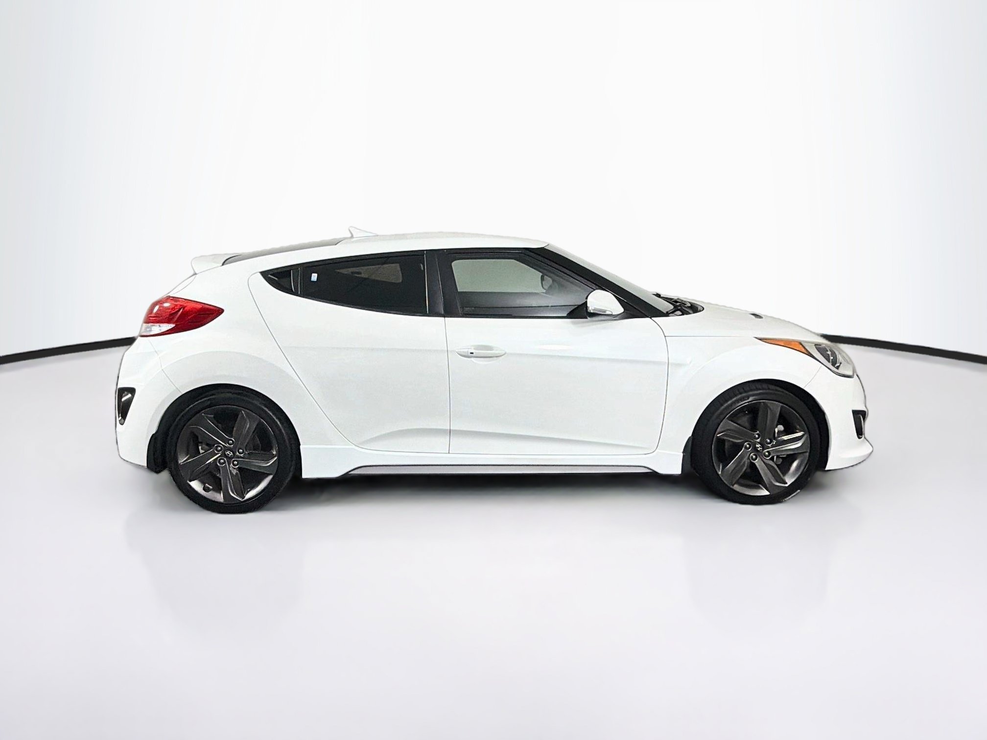 Used 2014 Hyundai Veloster Turbo FWD image 10