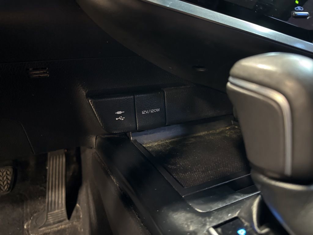 Used 2019 Toyota Camry SE w/ Convenience Package image 19