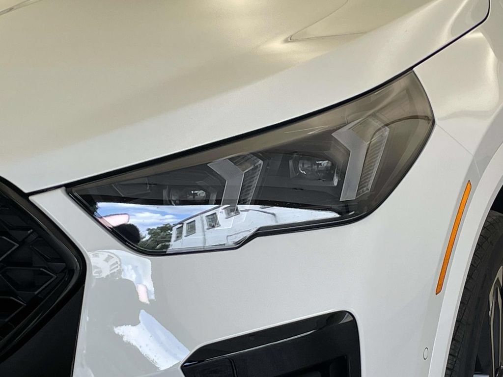 New 2026 BMW X2 xDrive28i w/ Technology Package AWD/4WD image 9
