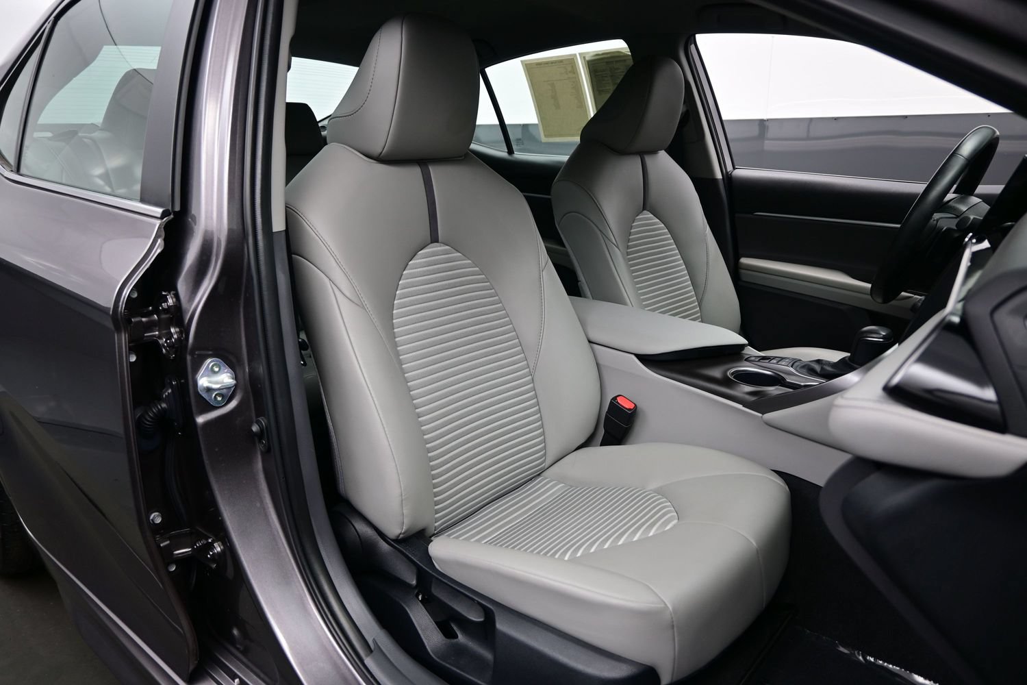 Used 2023 Toyota Camry SE FWD image 14