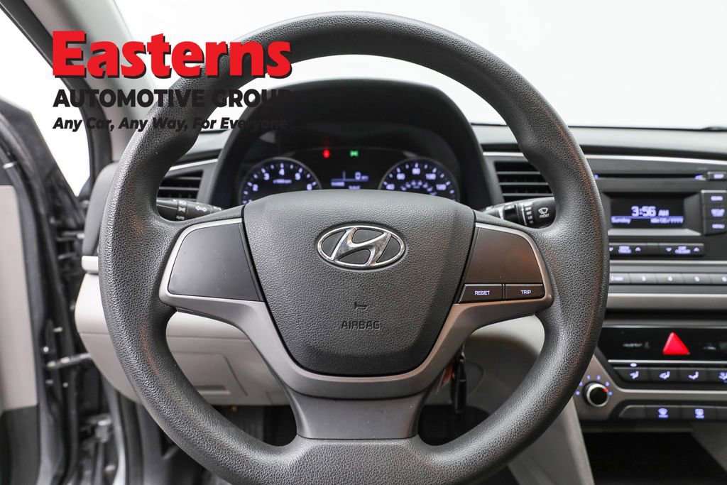 Used 2017 Hyundai Elantra SE w/ Cargo Package image 10