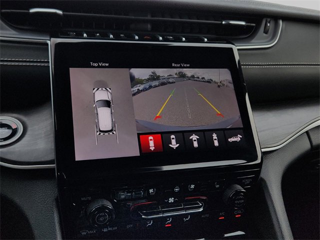 Used 2024 Jeep Grand Cherokee L Limited w/ Luxury Tech Group II image 18