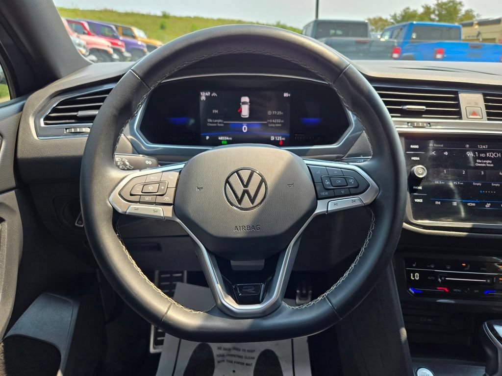 Used 2023 Volkswagen Tiguan SE R-Line AWD/4WD image 19