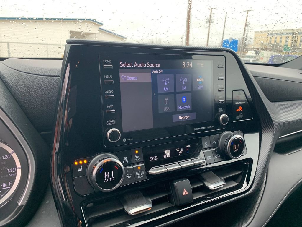 Used 2022 Toyota Highlander XSE image 24