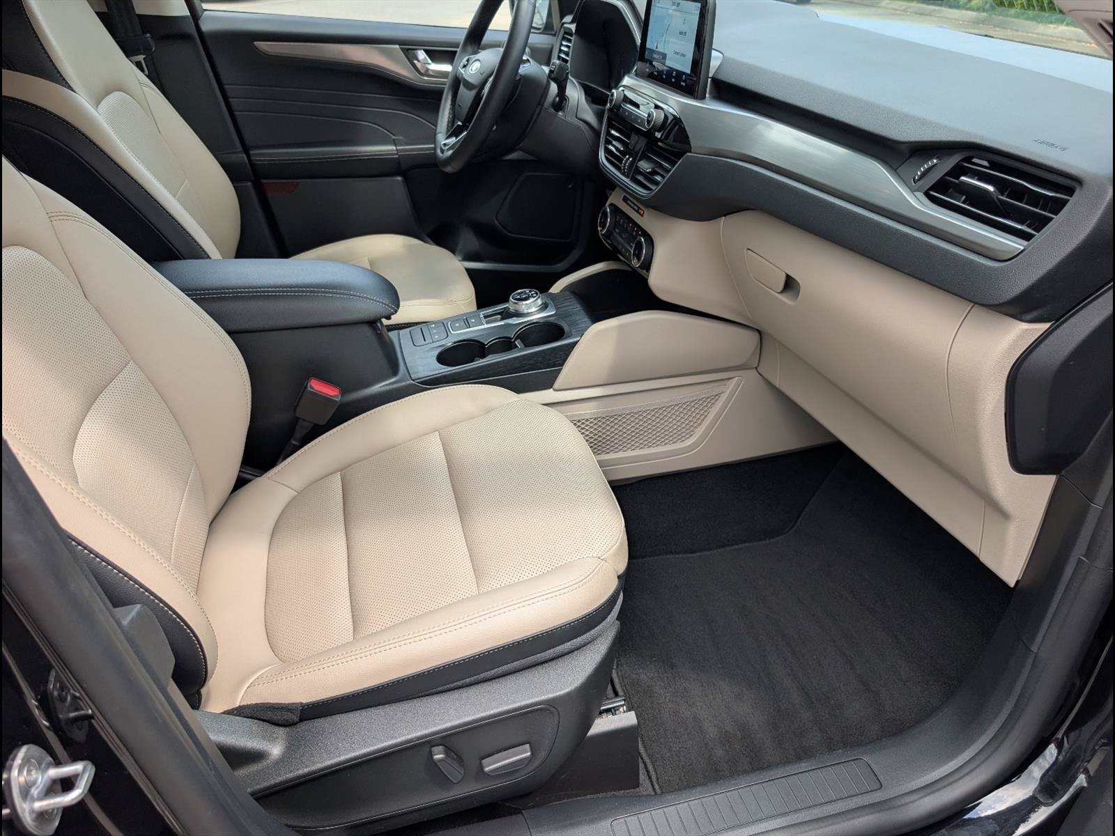 Used 2022 Ford Escape Titanium AWD/4WD image 19