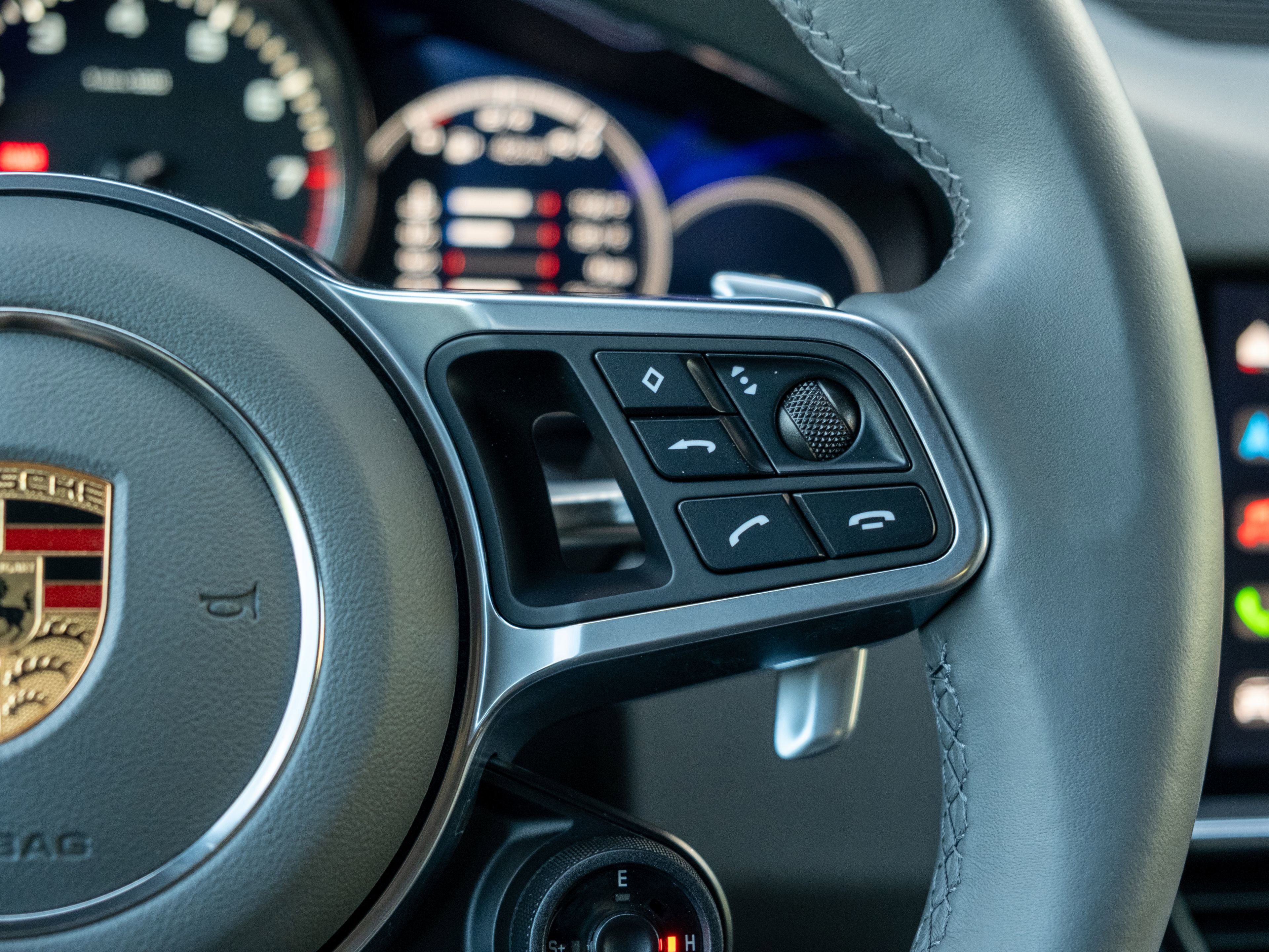 Certified 2022 Porsche Cayenne E-Hybrid AWD/4WD image 25