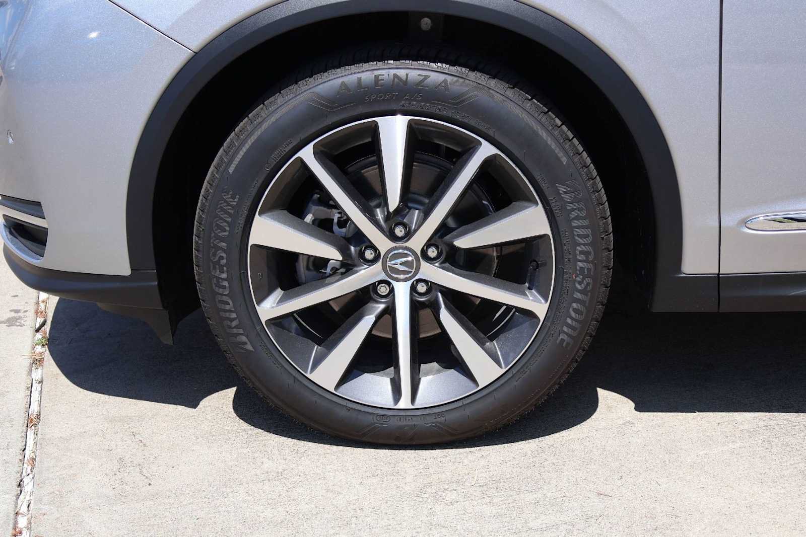 Certified 2026 Acura MDX w/ Technology Package FWD image 8