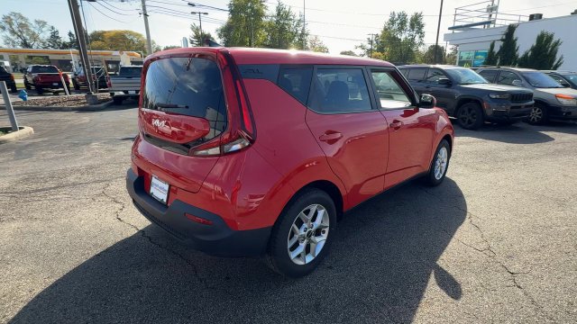 Used 2022 Kia Soul S FWD image 8