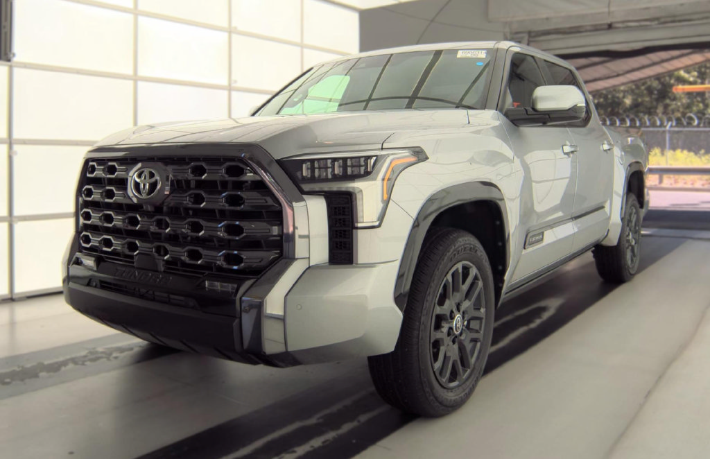 Used 2024 Toyota Tundra Platinum AWD/4WD image 1