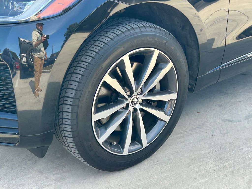 Used 2024 Jaguar F-PACE R-Dynamic S image 9