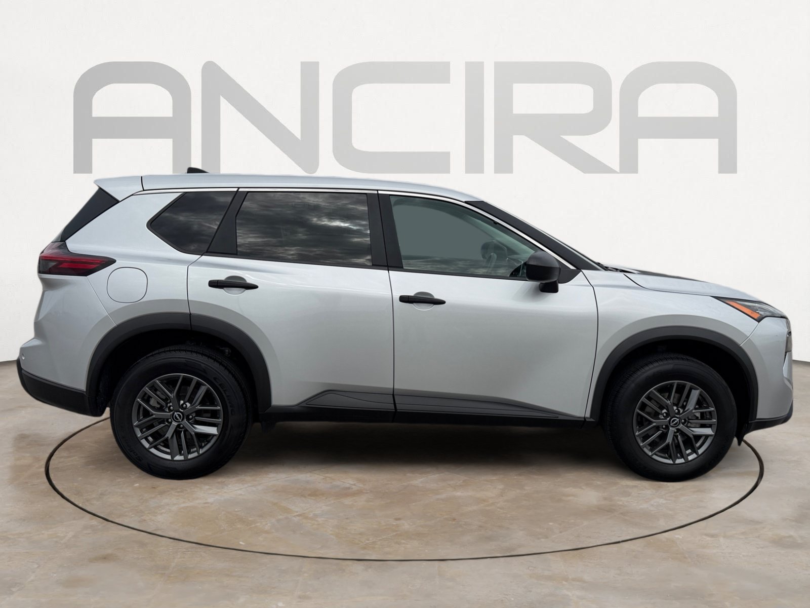 Used 2024 Nissan Rogue S FWD image 13