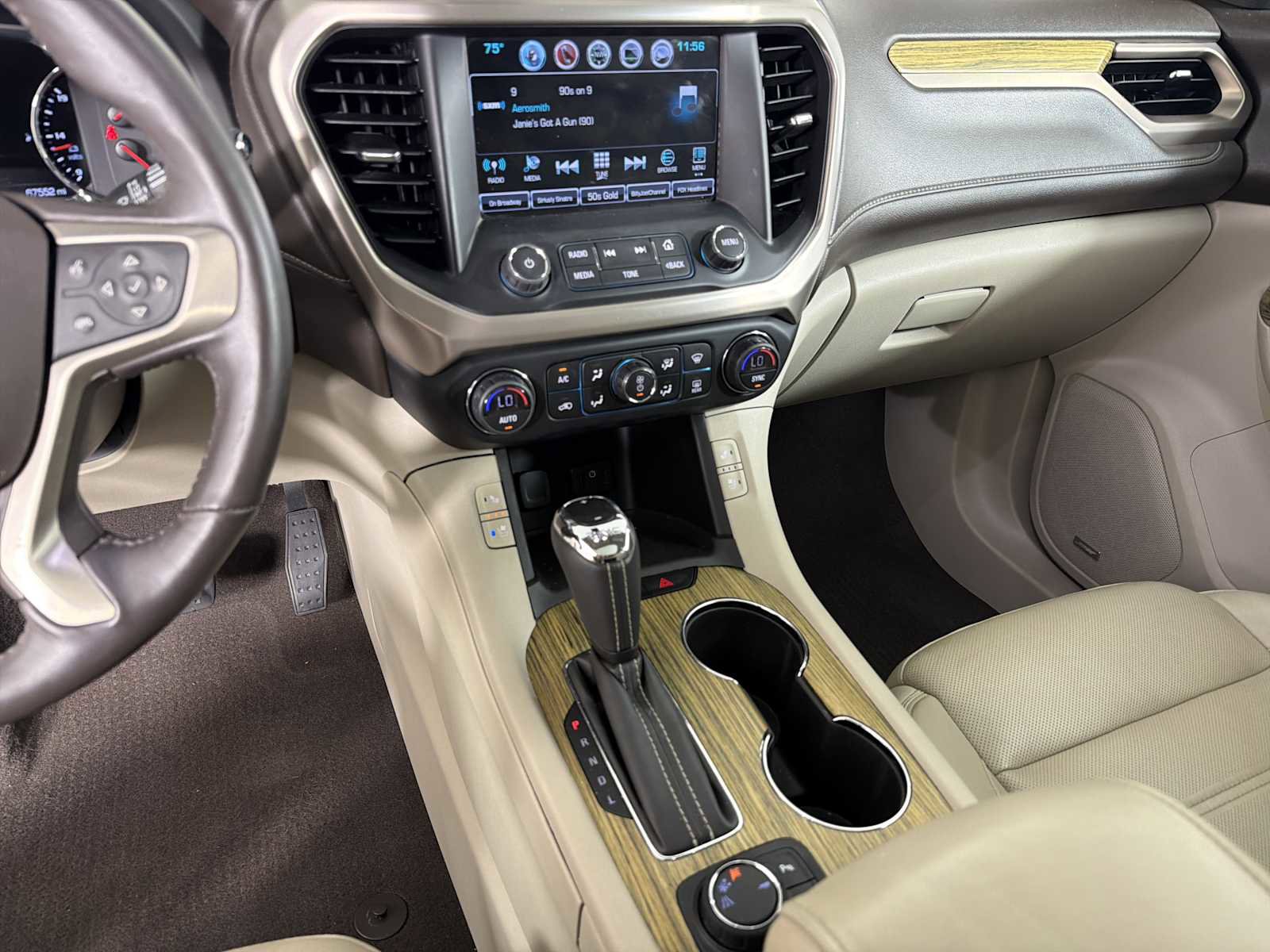 Used 2018 GMC Acadia Denali w/ Technology Package image 28