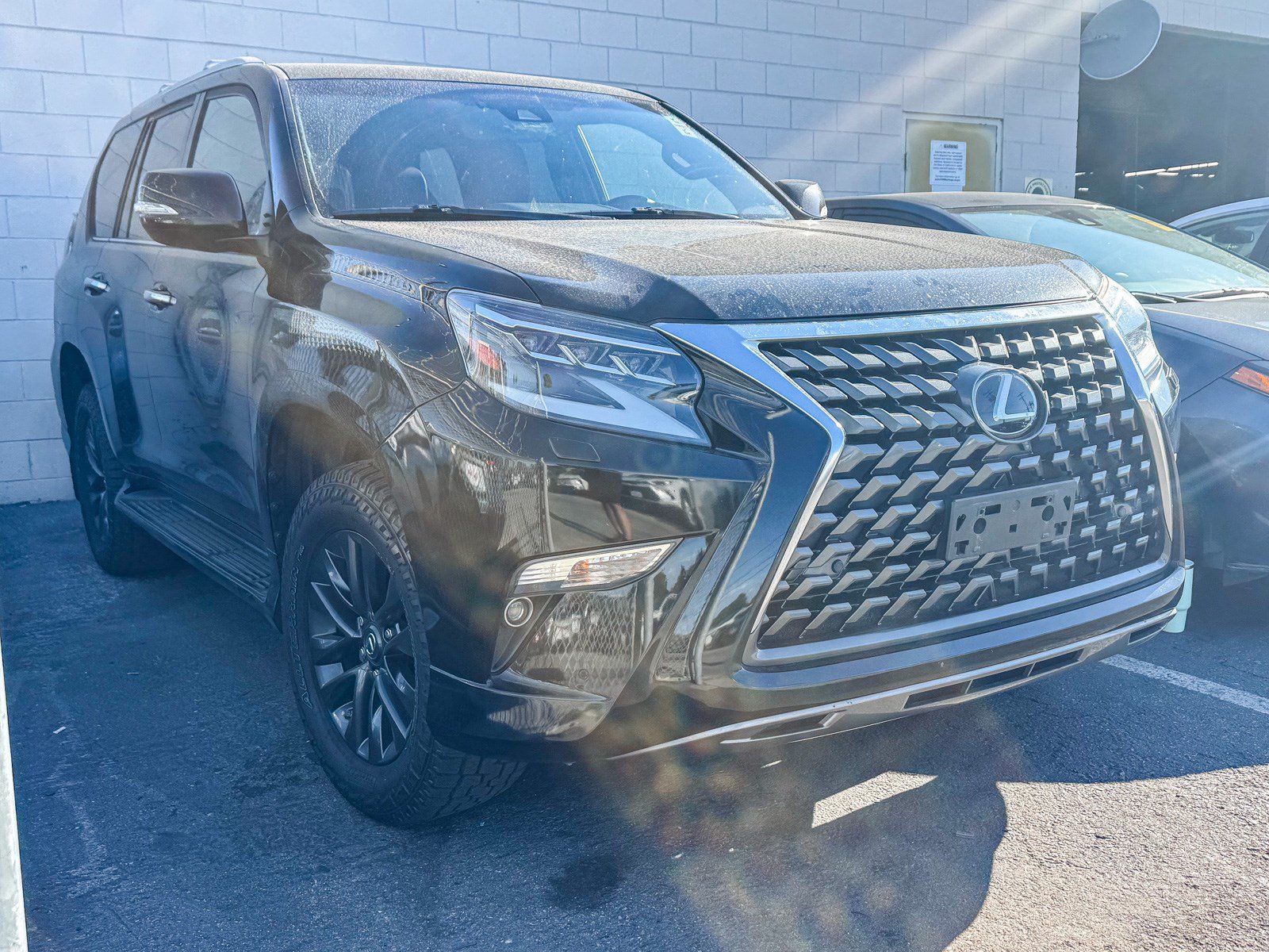 Used 2021 Lexus GX 460 Premium w/ Premium Package AWD/4WD image 3