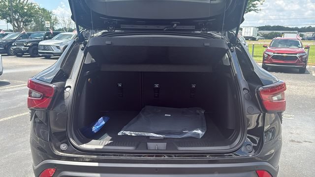 New 2026 Chevrolet Trax LT w/ Driver Confidence Package FWD image 11