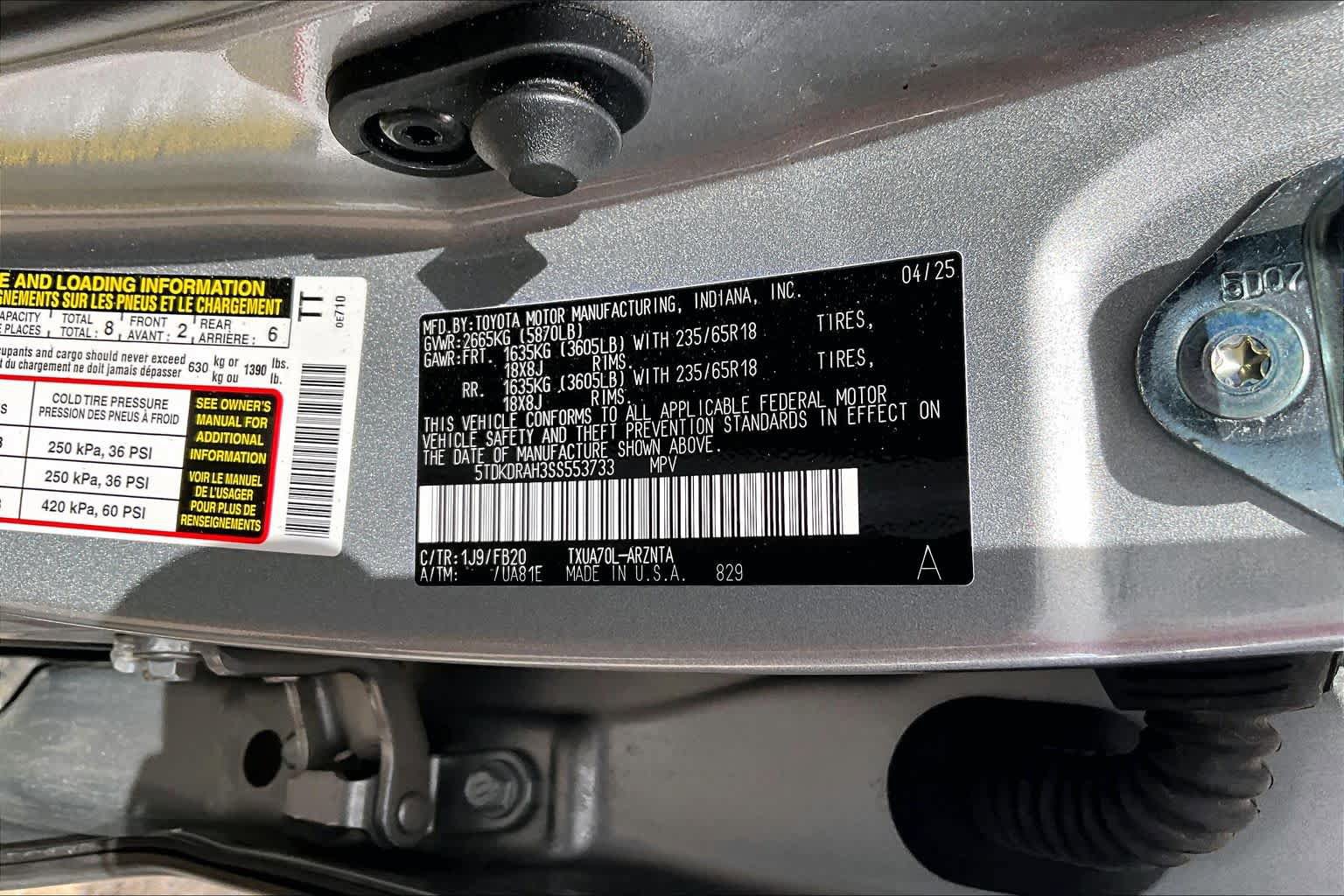 Used 2025 Toyota Highlander LE FWD image 32