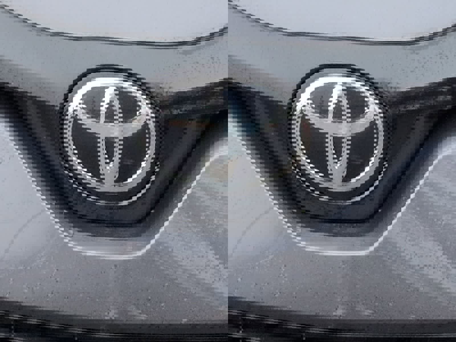 Used 2020 Toyota C-HR XLE image 12