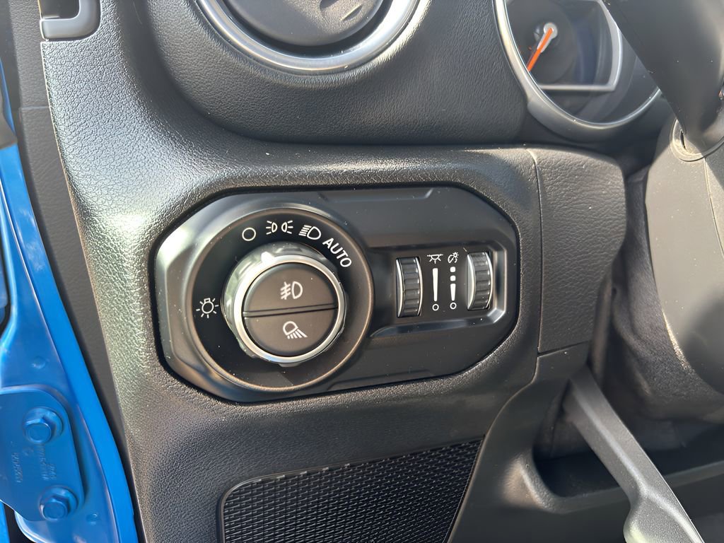 Used 2020 Jeep Gladiator Overland image 18