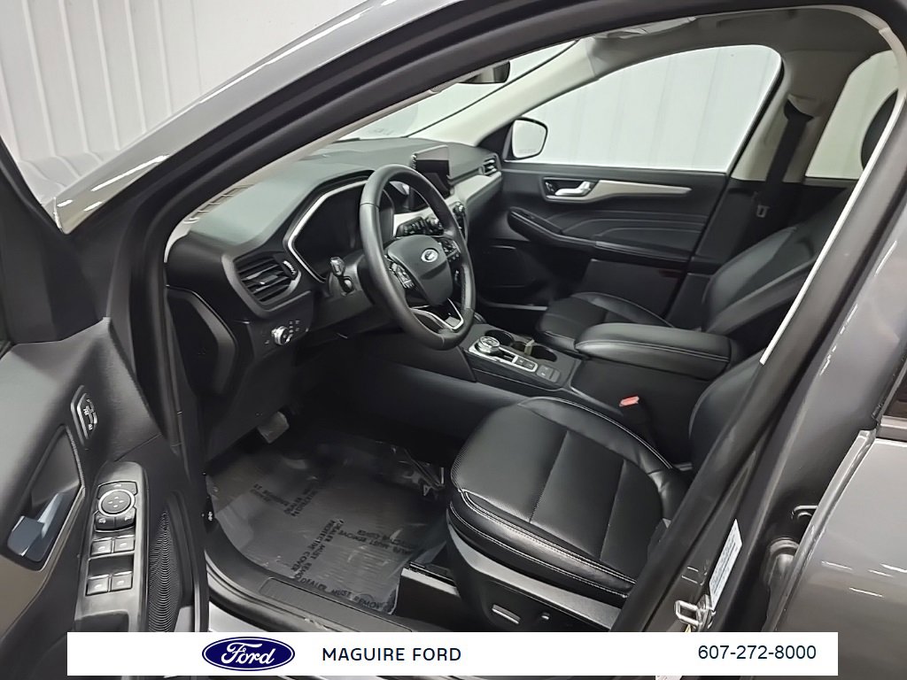 Used 2022 Ford Escape SEL w/ Technology Package image 31