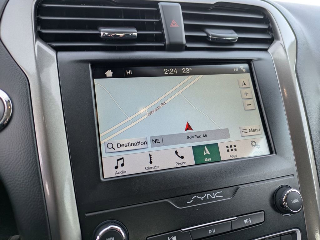 Used 2019 Ford Fusion SE image 25