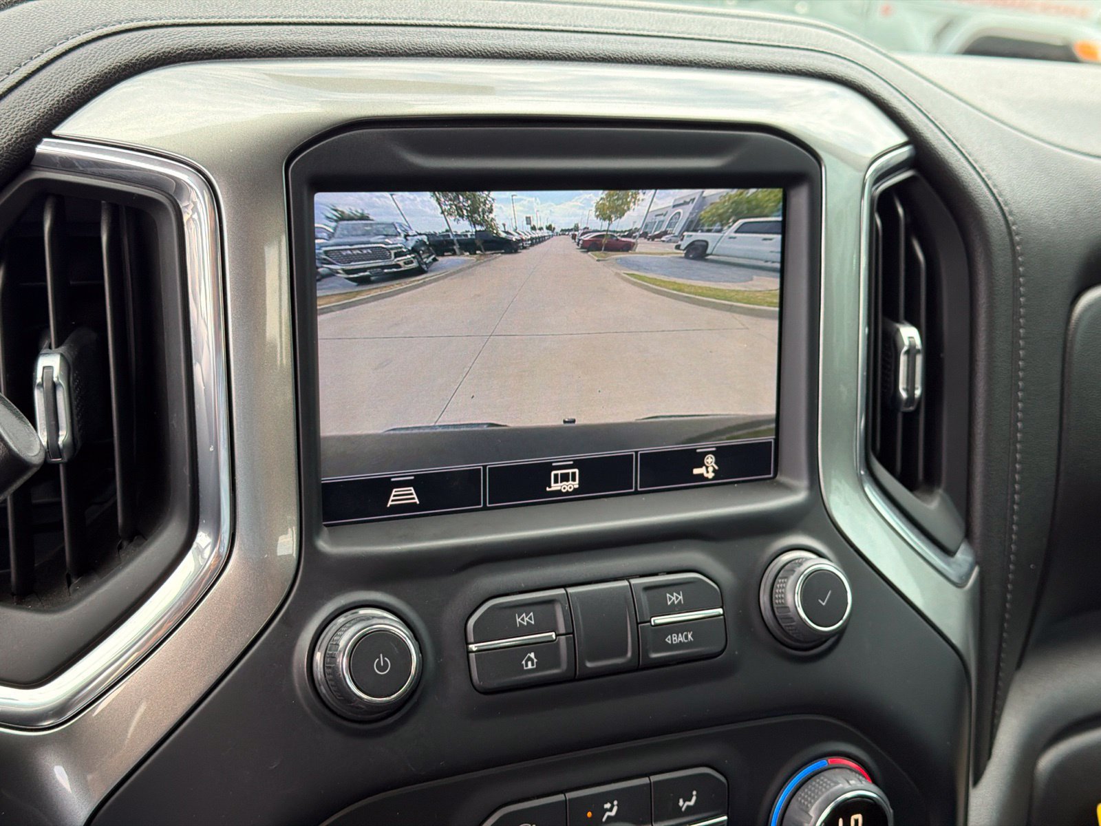 Used 2021 Chevrolet Silverado 1500 LT Trail Boss w/ Convenience Package II AWD/4WD image 23