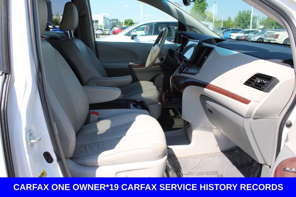 Used 2014 Toyota Sienna XLE w/ XLE Premium Package FWD image 20