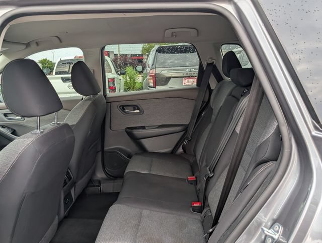 Used 2023 Nissan Rogue SV FWD image 11