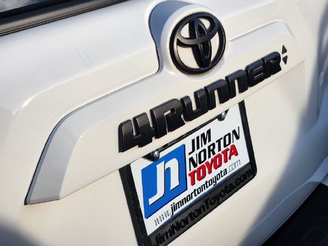Used 2023 Toyota 4Runner SR5 Premium w/ Moonroof Package AWD/4WD image 11