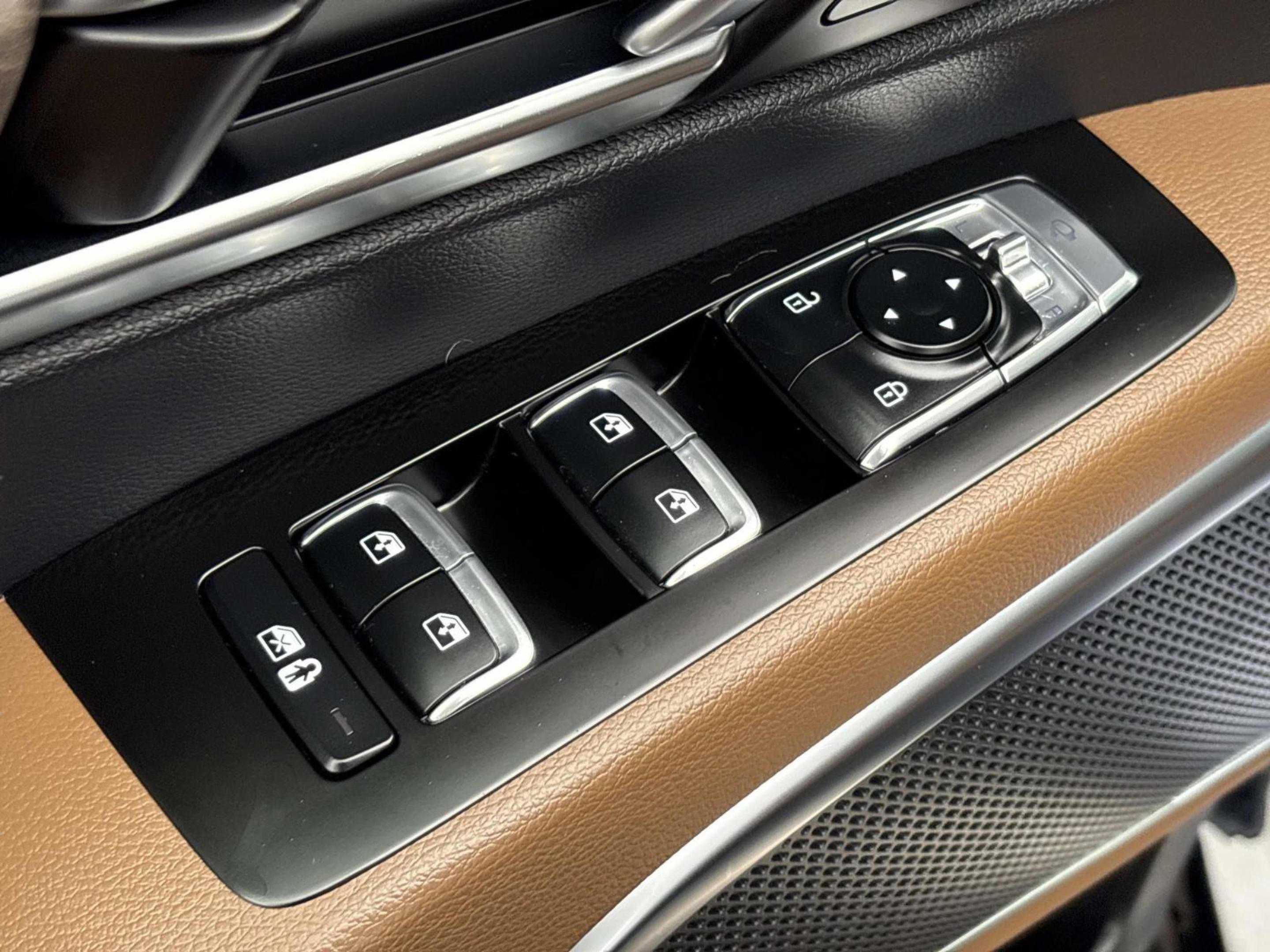 Used 2022 Kia Telluride SX w/ SX Prestige Package image 21