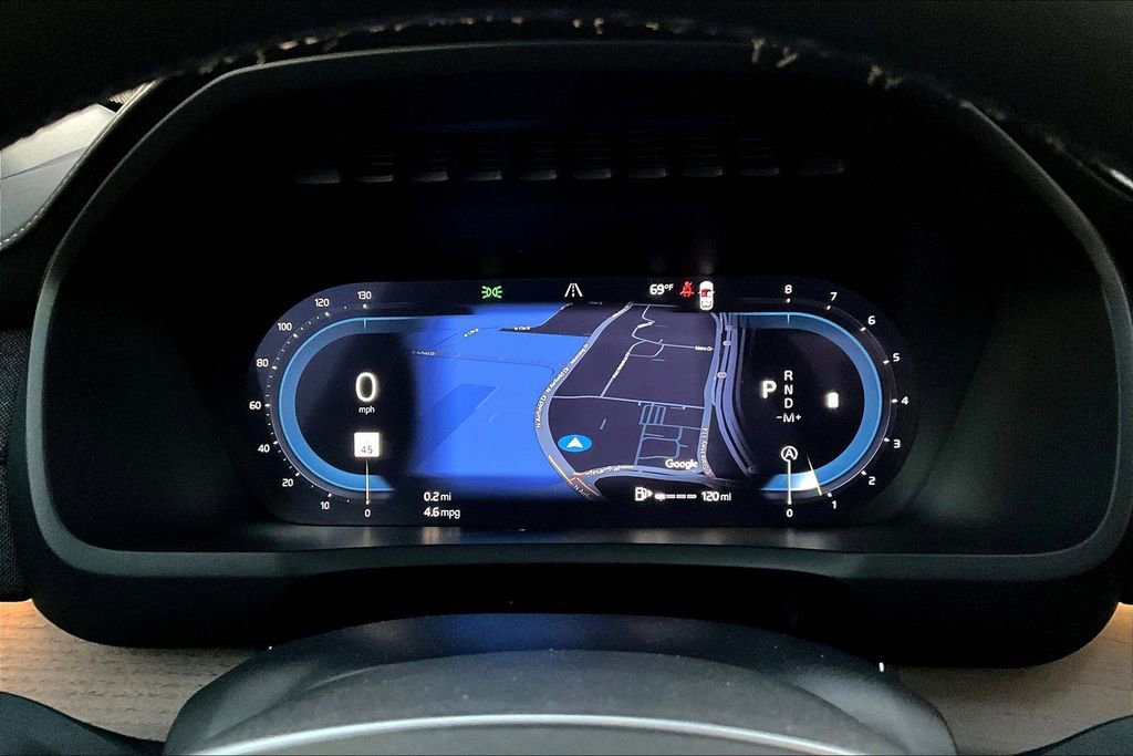 Certified 2025 Volvo XC90 B6 Plus image 27