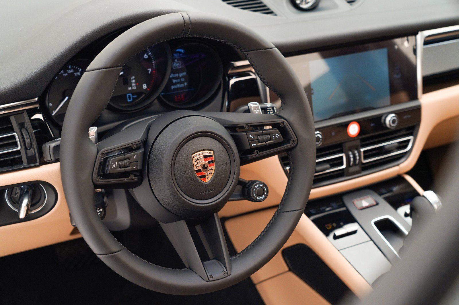 New 2026 Porsche Macan image 22